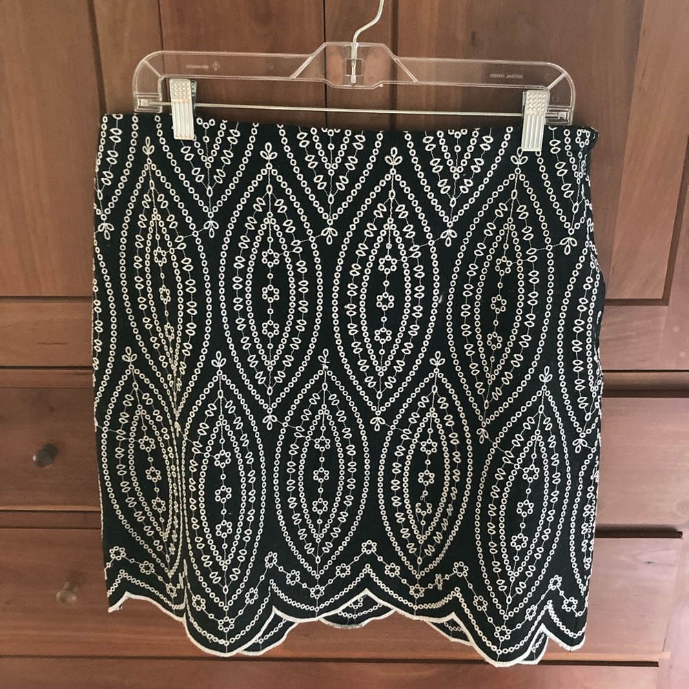 LOFT embroidered skirt - Picture 3 of 7